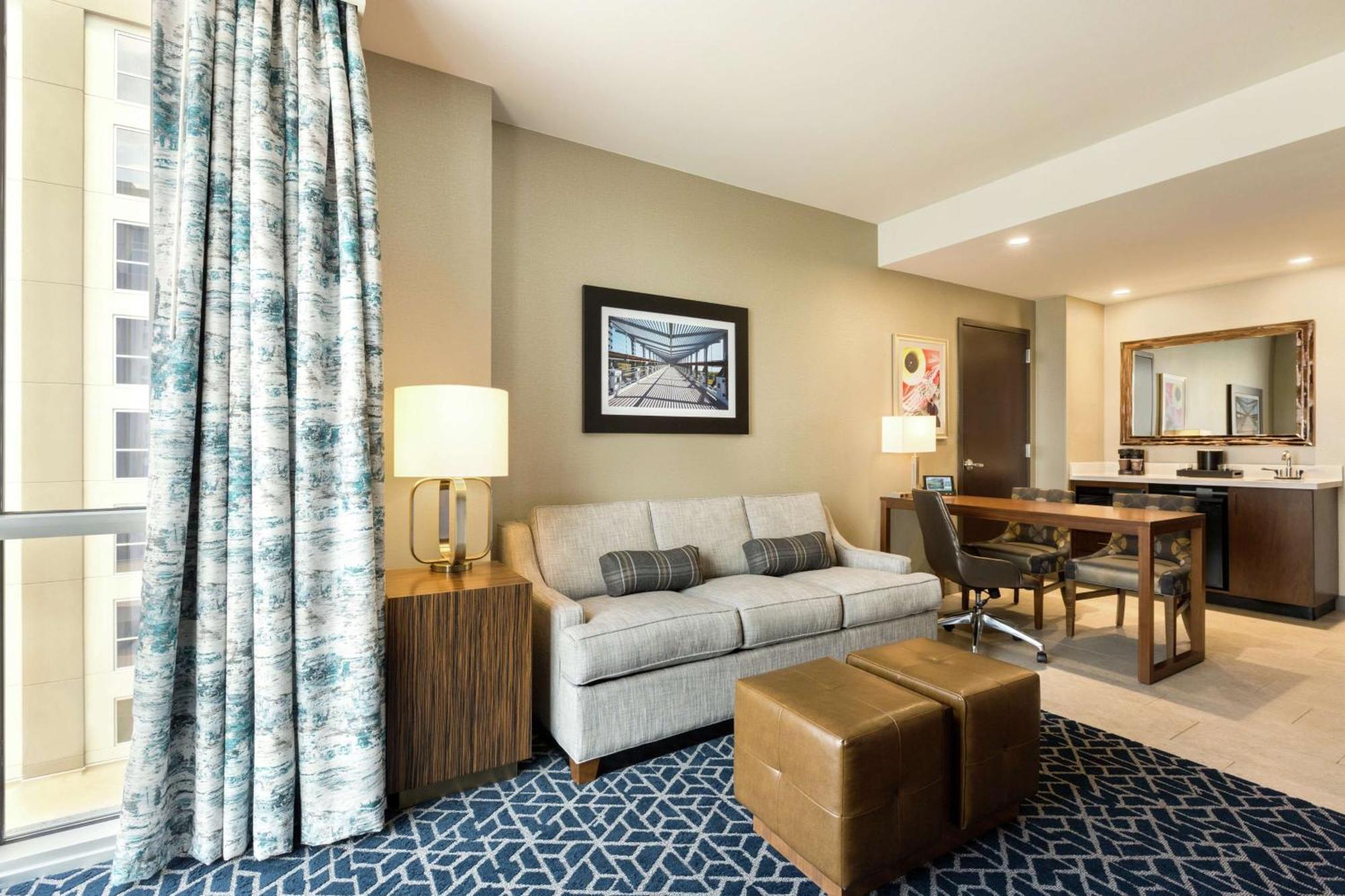 Embassy By Hilton Convention Center 4*