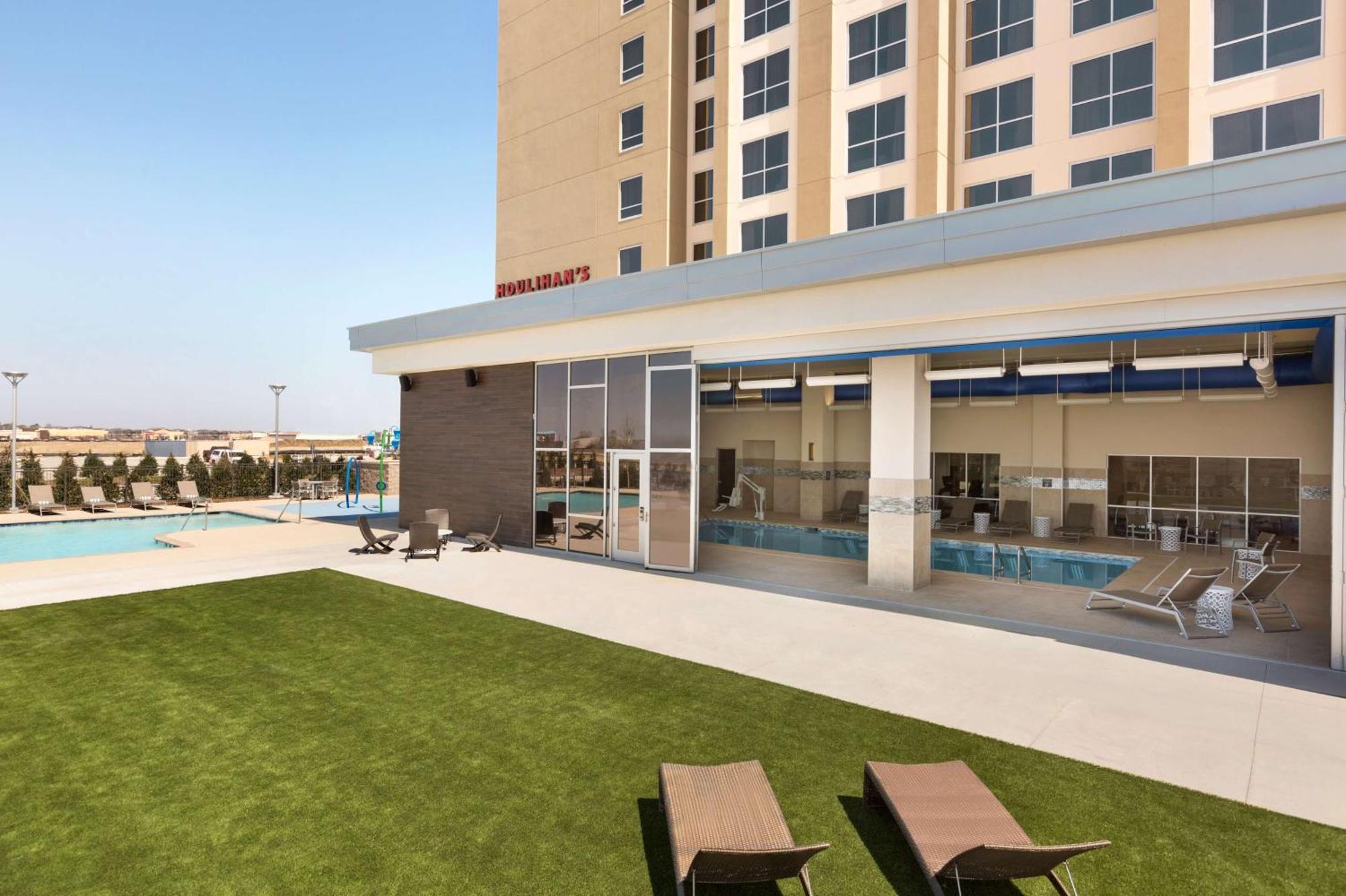 Embassy By Hilton Convention Center 4*