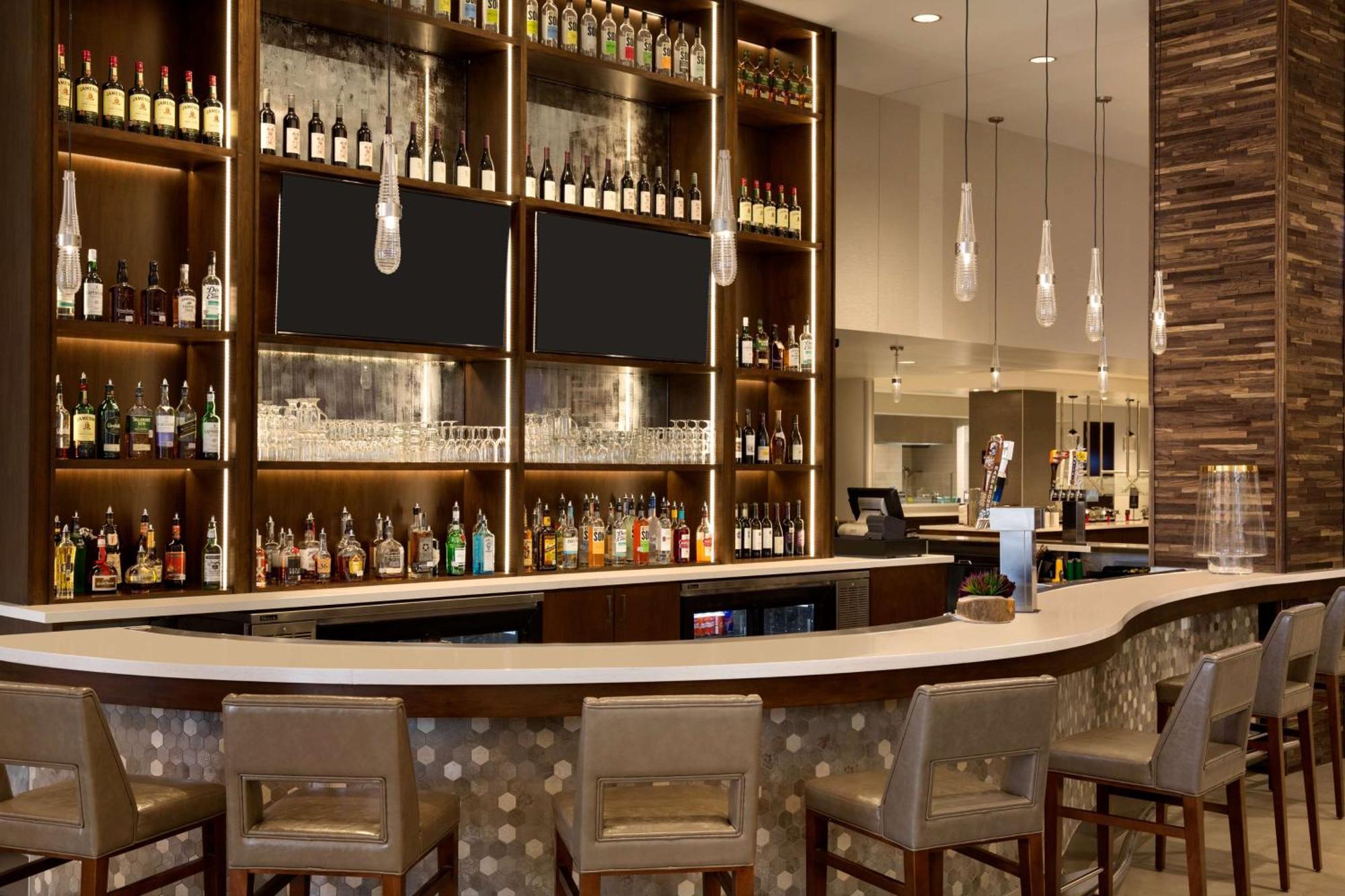 Embassy By Hilton Convention Center 4*