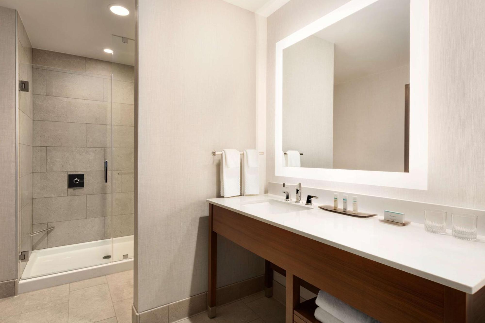 Embassy By Hilton Convention Center 4* Denton