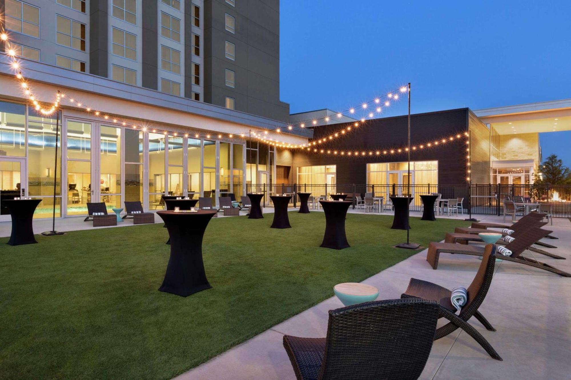 Embassy By Hilton Convention Center Hotel Denton